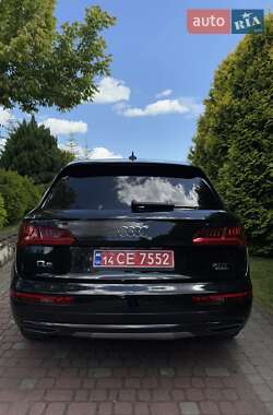 Внедорожник / Кроссовер Audi Q5 2018 в 