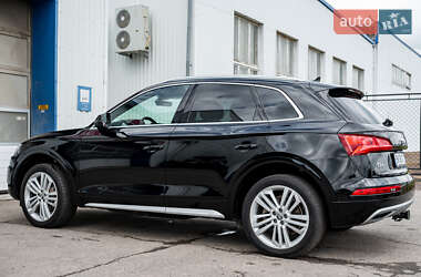 Внедорожник / Кроссовер Audi Q5 2018 в 