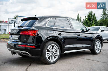 Внедорожник / Кроссовер Audi Q5 2018 в 