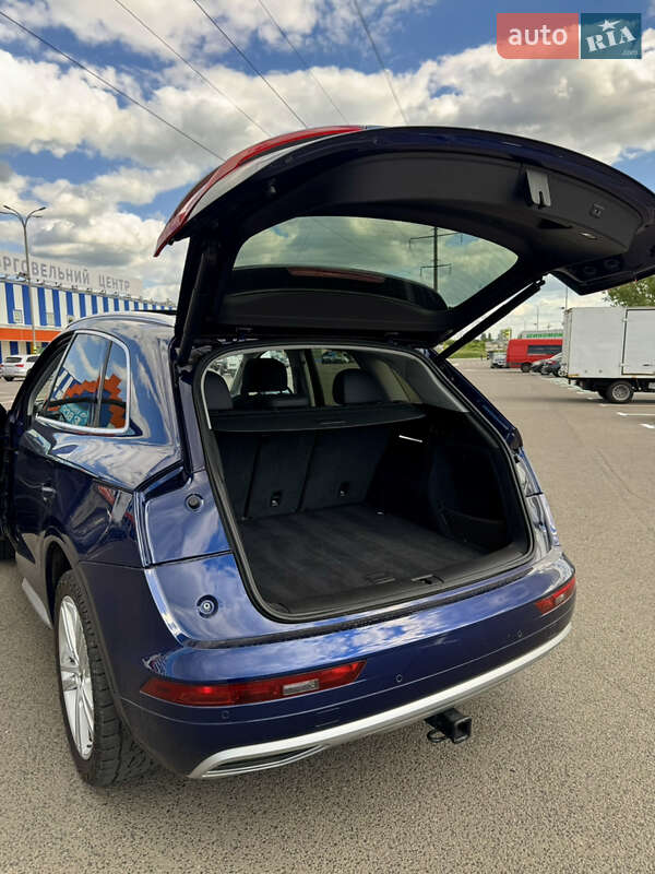 Внедорожник / Кроссовер Audi Q5 2018 в Луцке