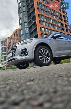 Внедорожник / Кроссовер Audi Q5 2022 в 