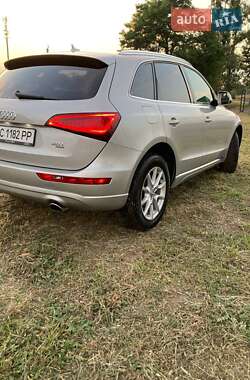 Внедорожник / Кроссовер Audi Q5 2012 в 