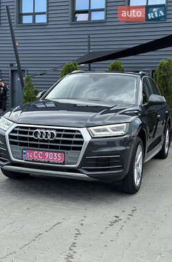 Внедорожник / Кроссовер Audi Q5 2019 в 