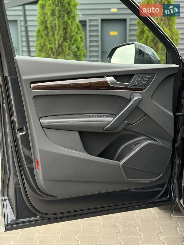 Внедорожник / Кроссовер Audi Q5 2019 в Киеве