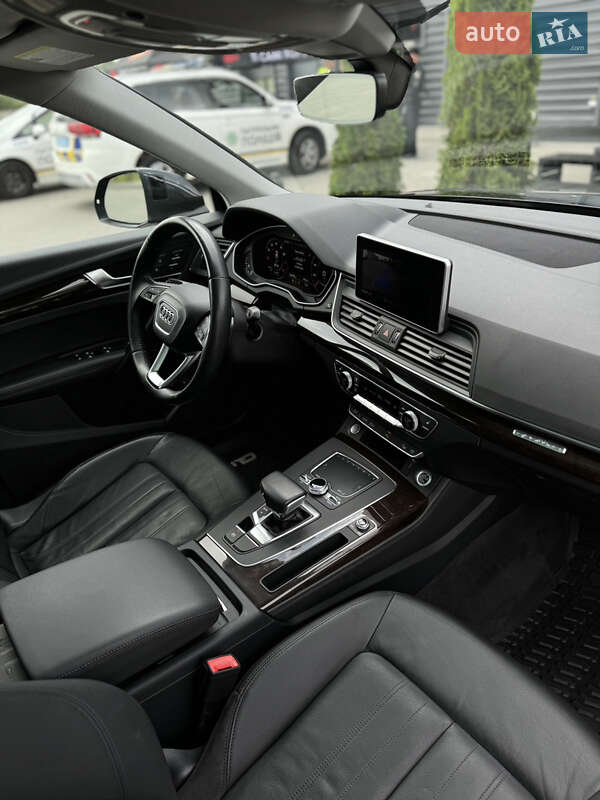 Внедорожник / Кроссовер Audi Q5 2019 в Киеве