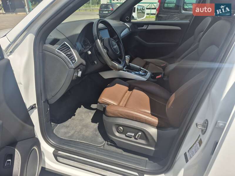 Позашляховик / Кросовер Audi Q5 2017 в Луцьку