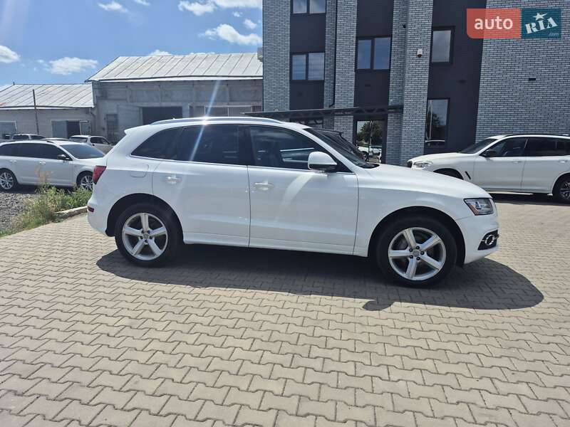 Позашляховик / Кросовер Audi Q5 2017 в Луцьку