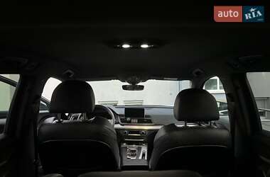 Внедорожник / Кроссовер Audi Q5 2018 в 