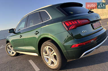 Внедорожник / Кроссовер Audi Q5 2017 в 