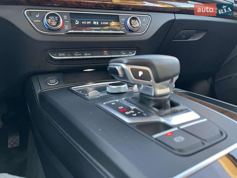 Внедорожник / Кроссовер Audi Q5 2017 в Львове