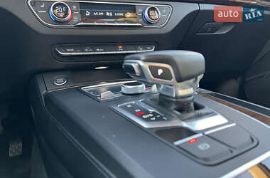 Внедорожник / Кроссовер Audi Q5 2017 в 
