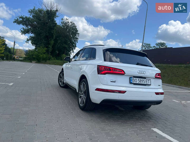 Позашляховик / Кросовер Audi Q5 2018 в Тернополі