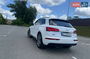 Внедорожник / Кроссовер Audi Q5 2018 в 