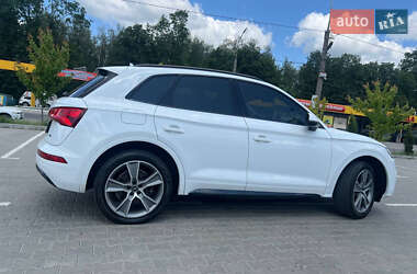 Внедорожник / Кроссовер Audi Q5 2018 в 