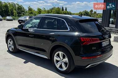 Внедорожник / Кроссовер Audi Q5 2018 в 