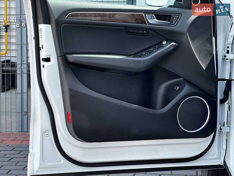 Внедорожник / Кроссовер Audi Q5 2015 в Луцке
