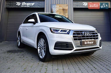 Внедорожник / Кроссовер Audi Q5 2018 в 