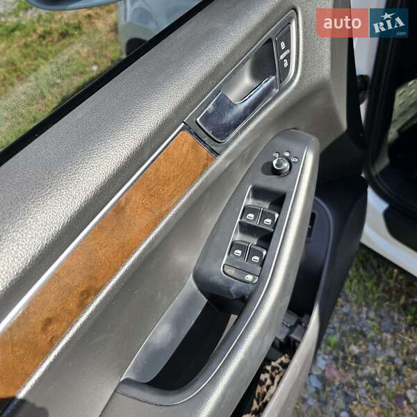 Внедорожник / Кроссовер Audi Q5 2010 в Киеве