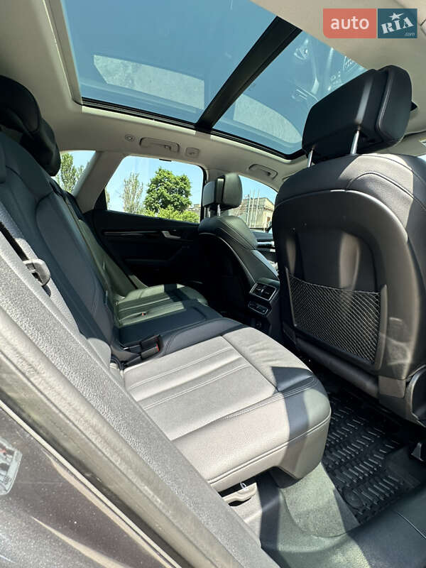 Внедорожник / Кроссовер Audi Q5 2018 в Запорожье