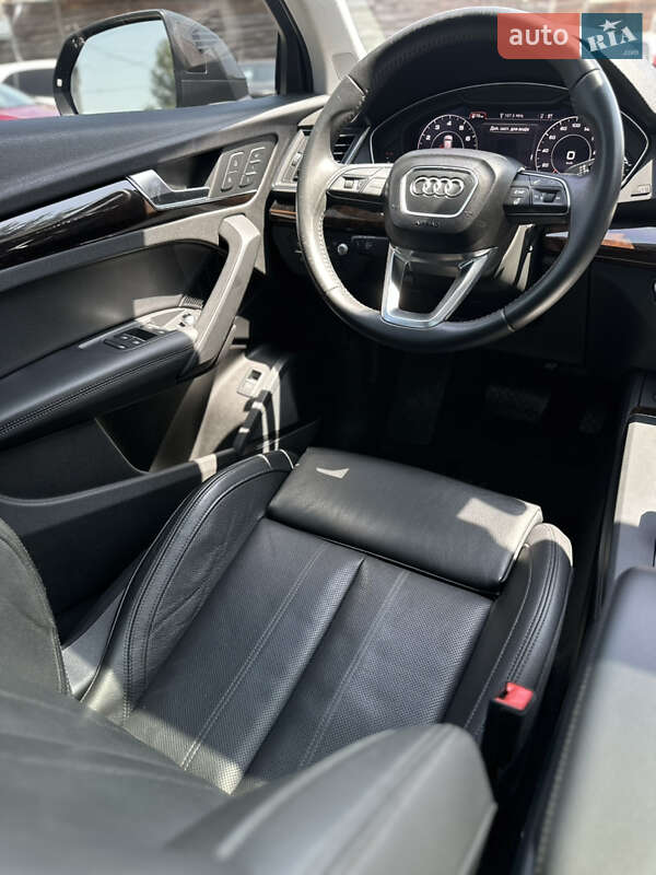 Внедорожник / Кроссовер Audi Q5 2018 в Запорожье