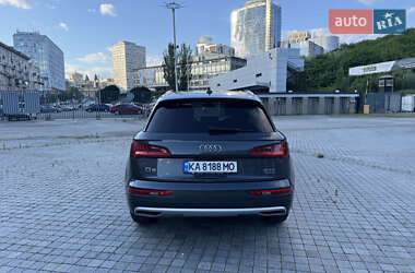 Внедорожник / Кроссовер Audi Q5 2018 в 