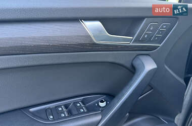 Внедорожник / Кроссовер Audi Q5 2018 в 