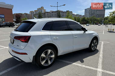 Внедорожник / Кроссовер Audi Q5 2023 в 