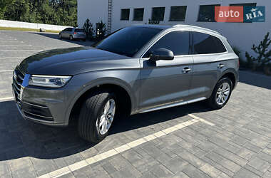 Внедорожник / Кроссовер Audi Q5 2020 в 
