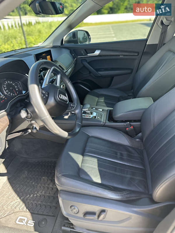 Внедорожник / Кроссовер Audi Q5 2020 в Луцке
