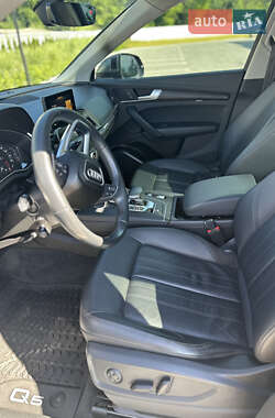 Внедорожник / Кроссовер Audi Q5 2020 в 