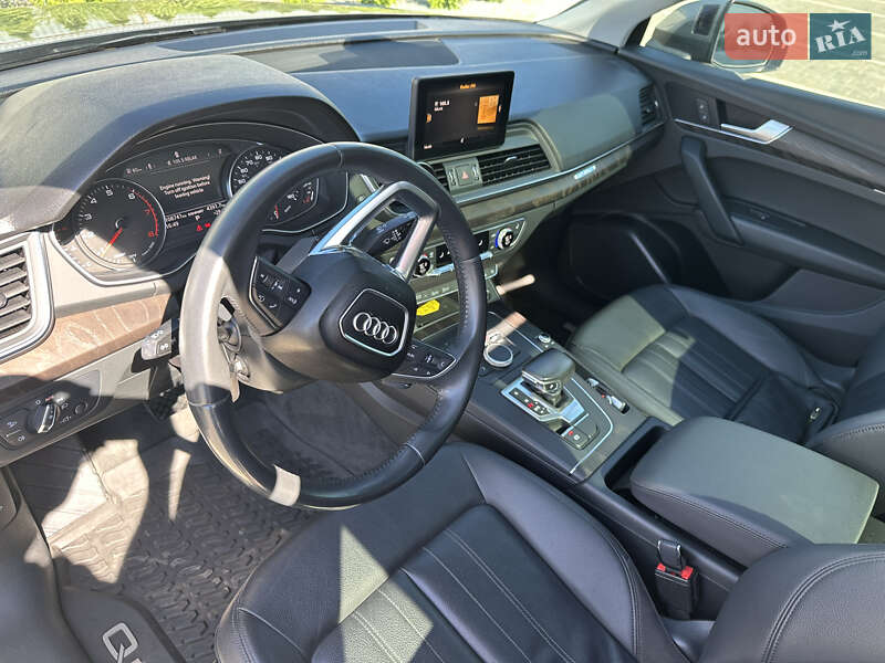 Внедорожник / Кроссовер Audi Q5 2020 в Луцке