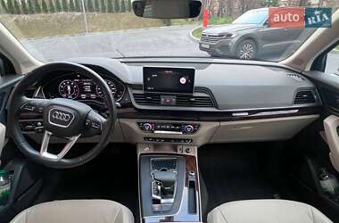 Внедорожник / Кроссовер Audi Q5 2018 в 