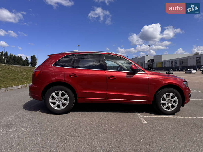 Позашляховик / Кросовер Audi Q5 2011 в Києві