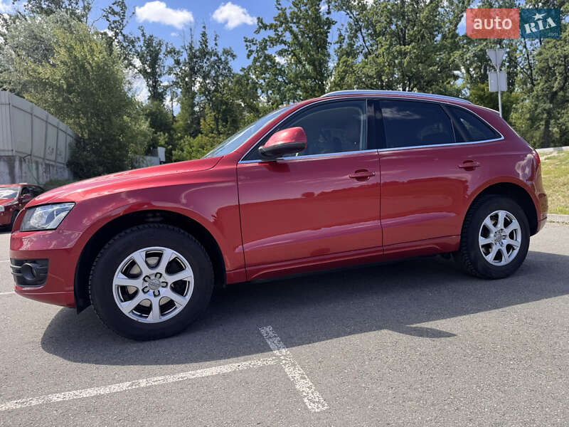 Позашляховик / Кросовер Audi Q5 2011 в Києві