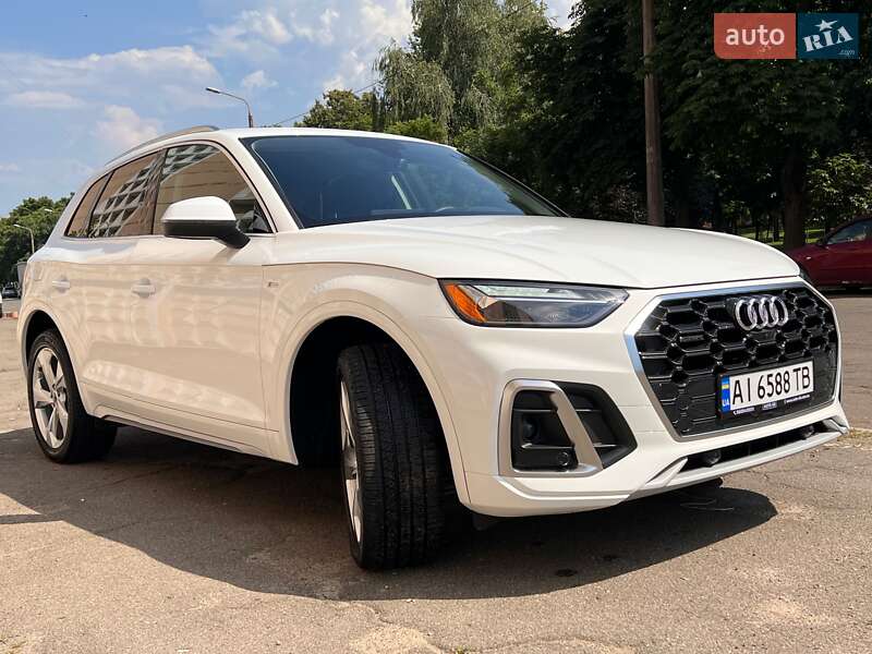 Позашляховик / Кросовер Audi Q5 2022 в Києві