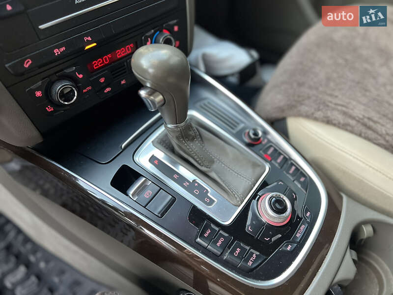 Внедорожник / Кроссовер Audi Q5 2010 в Ровно