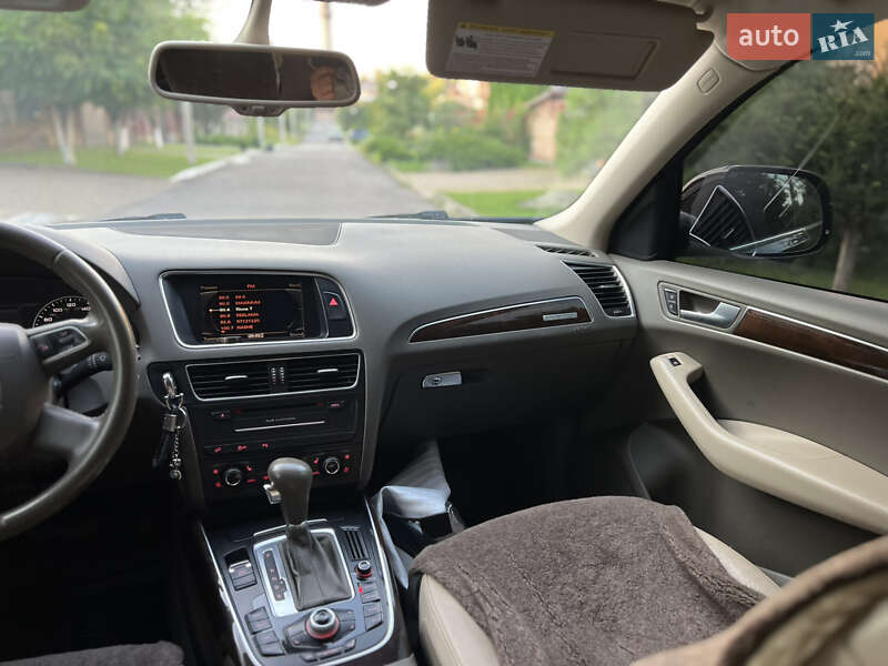 Внедорожник / Кроссовер Audi Q5 2010 в Ровно