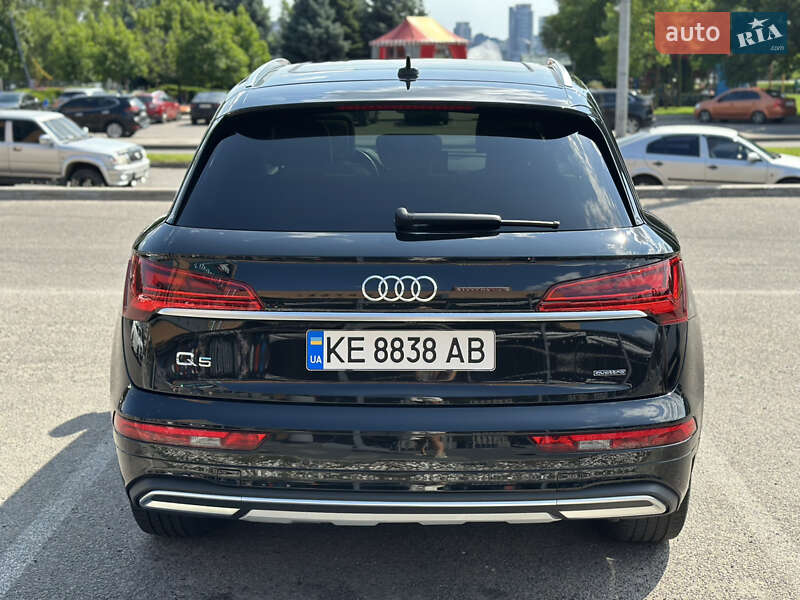 Позашляховик / Кросовер Audi Q5 2022 в Дніпрі