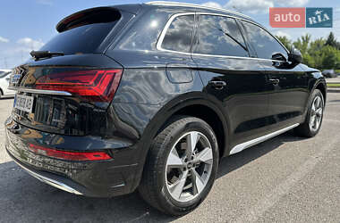 Внедорожник / Кроссовер Audi Q5 2022 в 