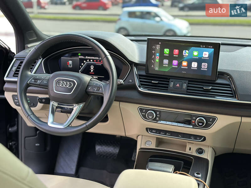 Позашляховик / Кросовер Audi Q5 2022 в Дніпрі