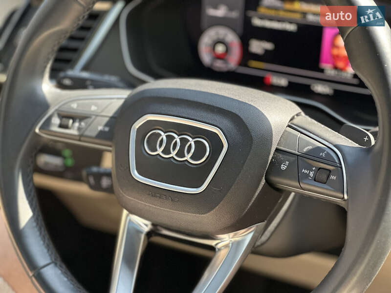 Позашляховик / Кросовер Audi Q5 2022 в Дніпрі