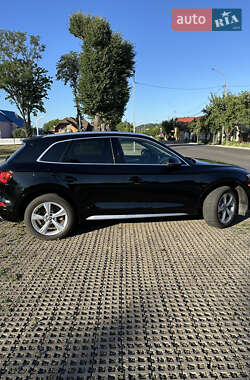 Внедорожник / Кроссовер Audi Q5 2017 в 