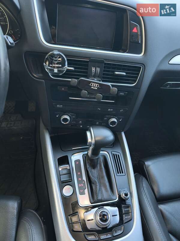 Внедорожник / Кроссовер Audi Q5 2016 в Обухове