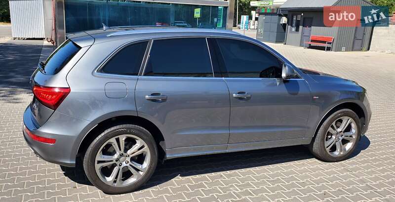 Позашляховик / Кросовер Audi Q5 2015 в Рівному