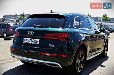 Внедорожник / Кроссовер Audi Q5 2017 в 