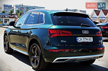 Внедорожник / Кроссовер Audi Q5 2017 в 