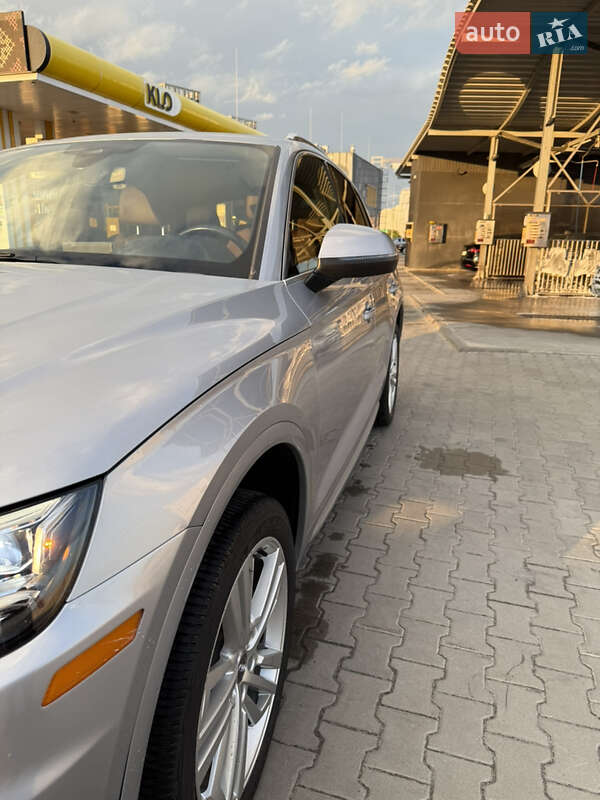 Внедорожник / Кроссовер Audi Q5 2018 в Киеве