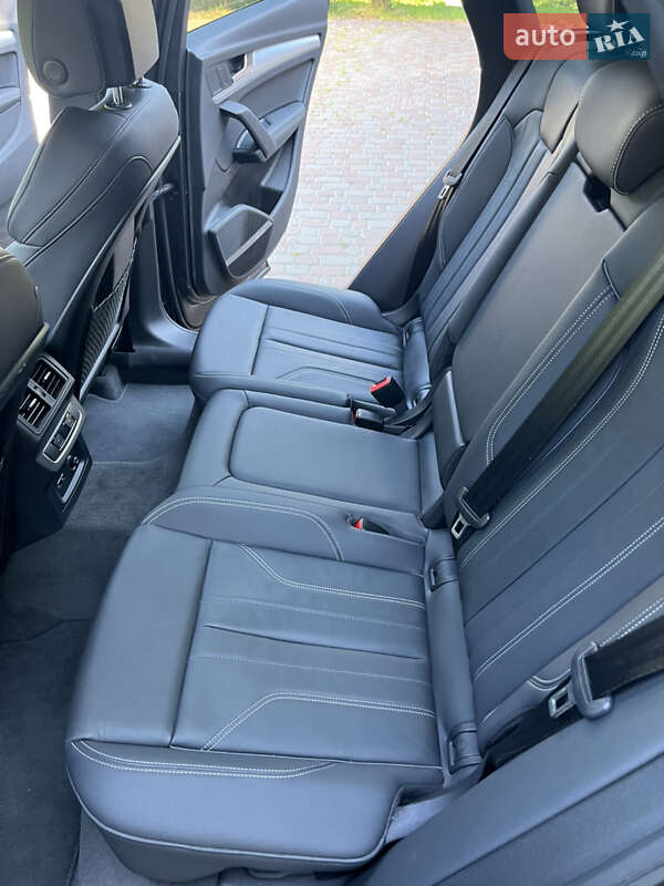 Внедорожник / Кроссовер Audi Q5 2023 в Киеве