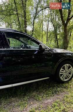 Внедорожник / Кроссовер Audi Q5 2018 в 