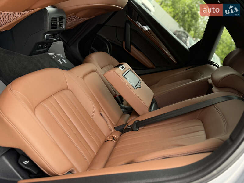 Внедорожник / Кроссовер Audi Q5 2022 в Дрогобыче